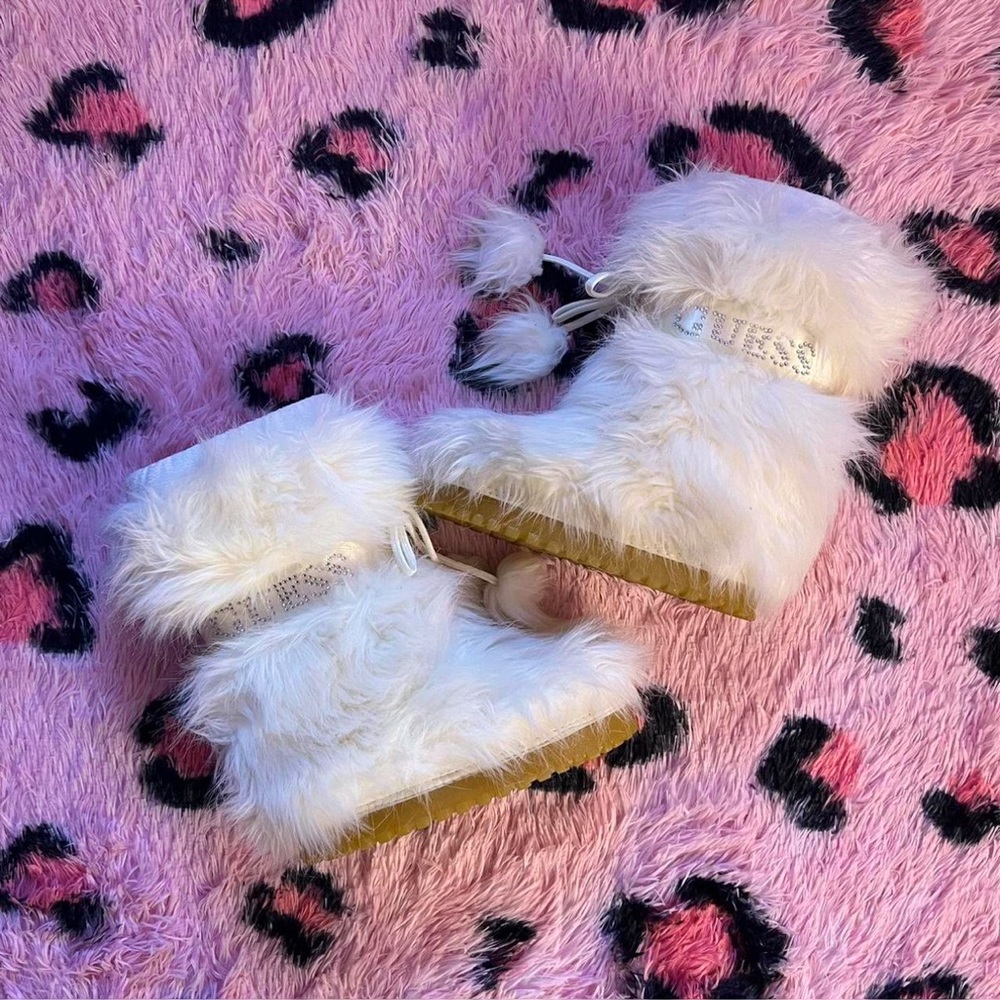 RARE Vintage White Guess fur yeti boots with faux fur pom poms and rhinestones